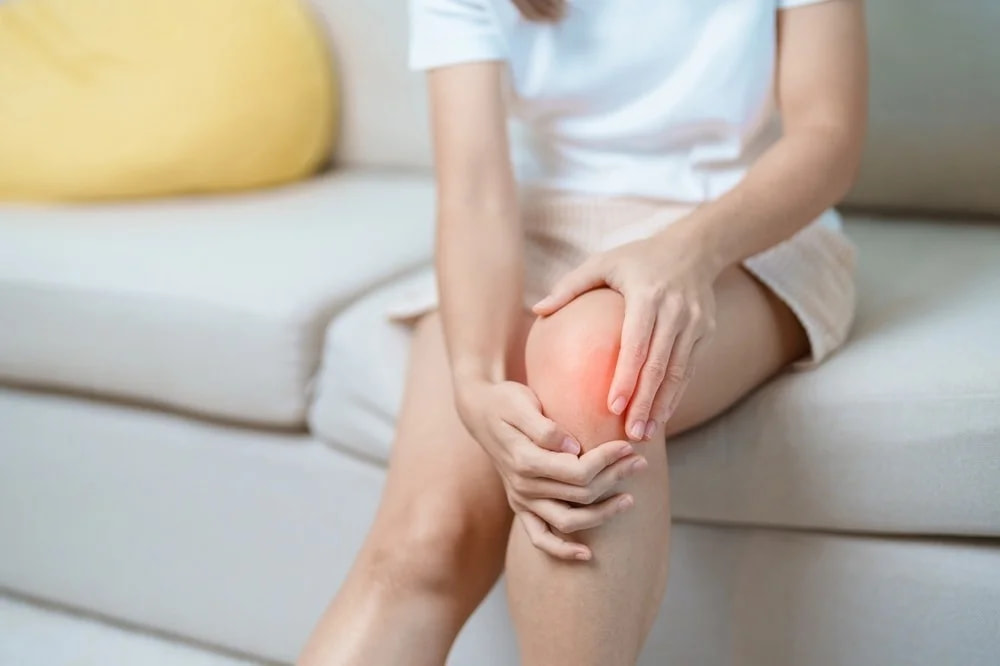 Psoriatic Knee Arthritis Treatment Guide: Symptoms & Experts