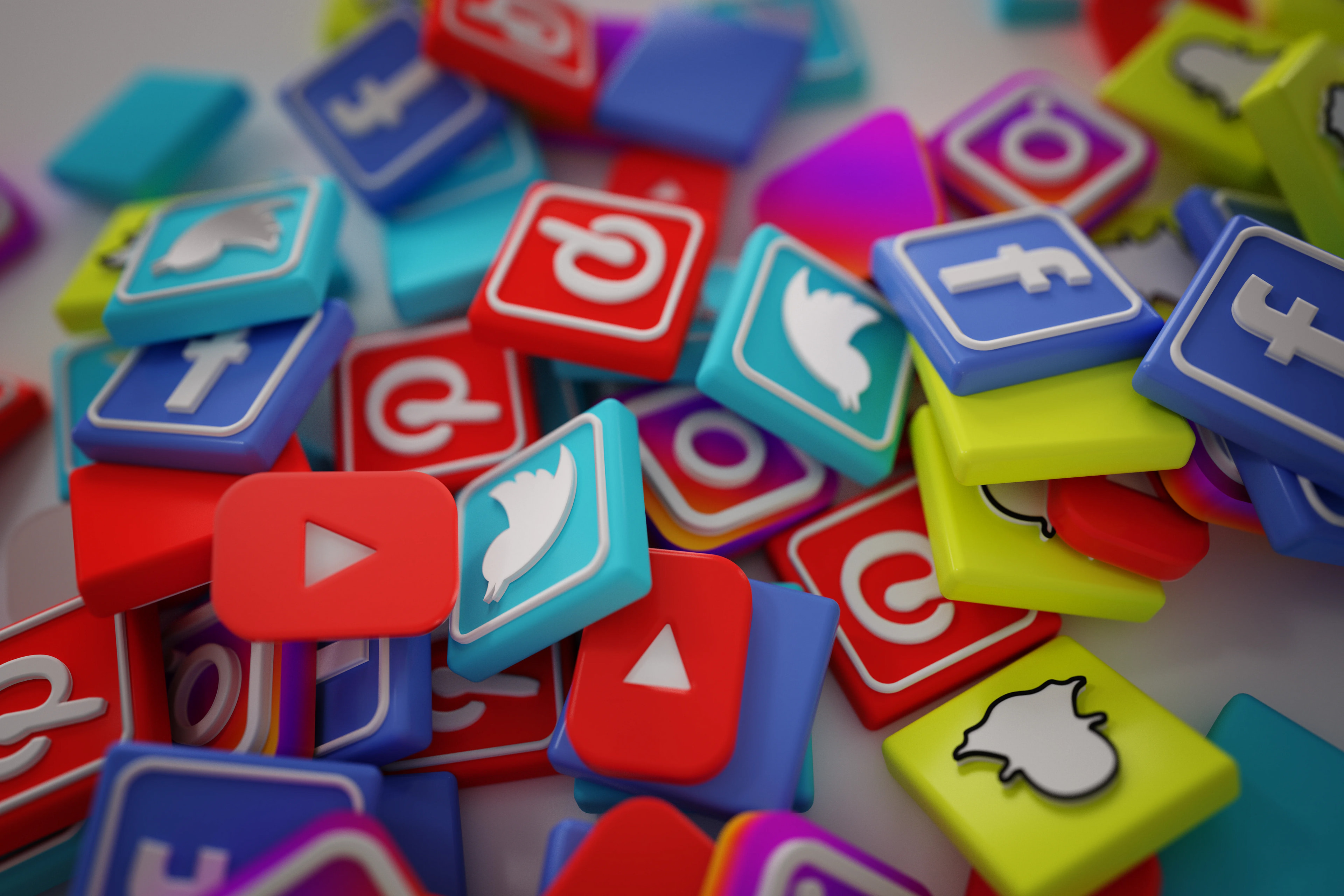 A Guide to Social Media Advertising Strategies in the U.S. (2025)